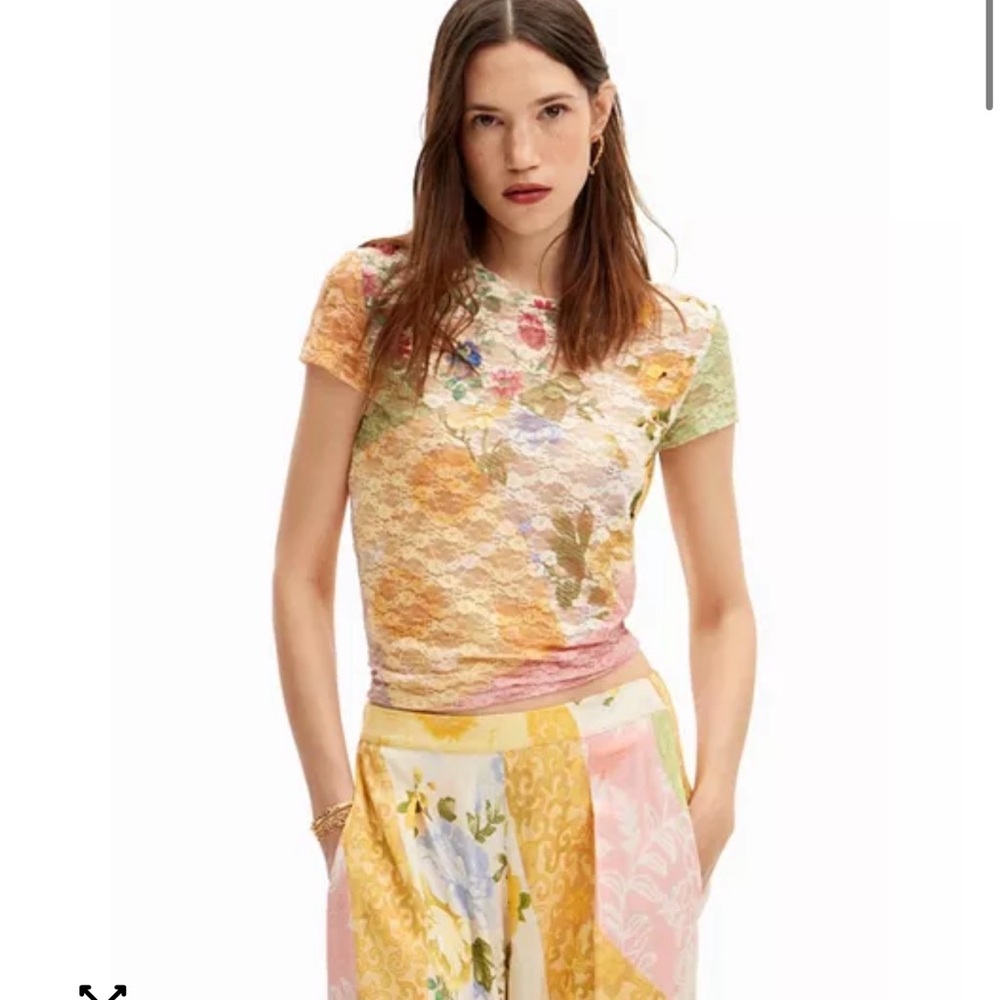 NWT women’s lace top multicolor